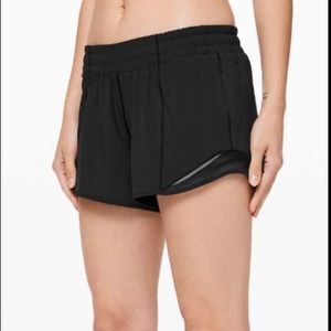 Lululemon Hot Hot Short II 4” - Black